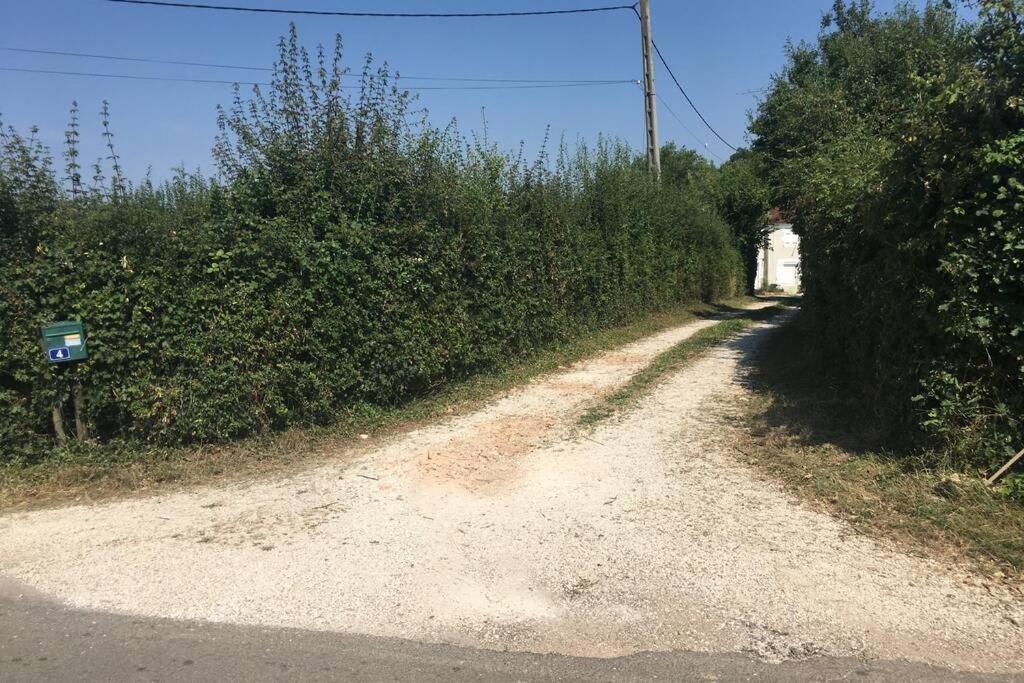Logement Independant Le Poulailler Proche Guedelon Treigny Εξωτερικό φωτογραφία